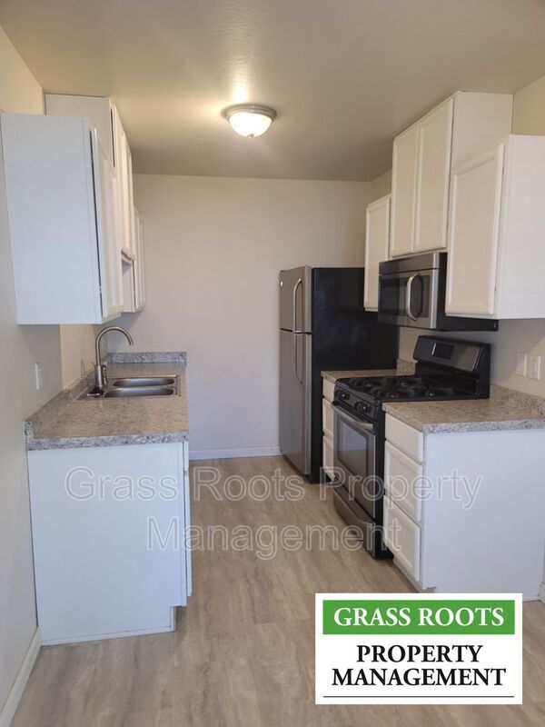 256 Racetrack St Unit D, Auburn, CA 95603 Condo for Rent in Auburn