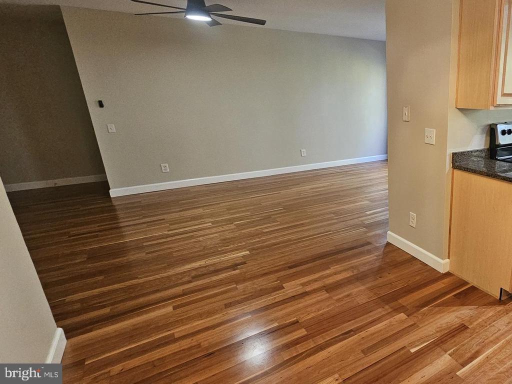 Foto principal - 12012 Golf Ridge Ct