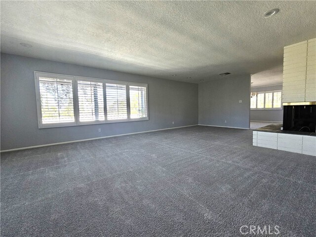 Foto del edificio - 639 Alta Loma Dr