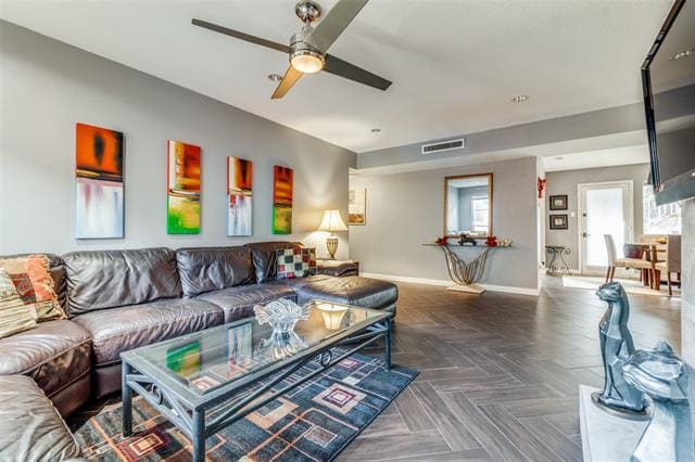 Foto del edificio - 10562 High Hollows Dr