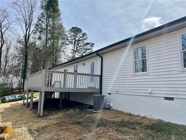 Building Photo - 2452 GA-52