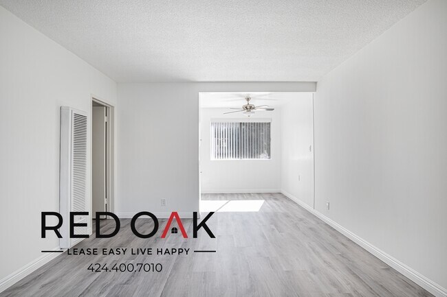 Foto del edificio - 12737 Moorpark St