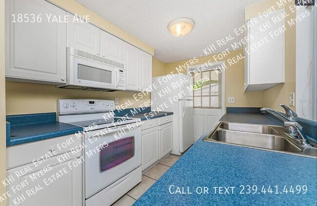 Building Photo - 18536 Yale Ave