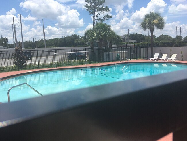 Foto del edificio - Central Orlando ground floor condo in gate...