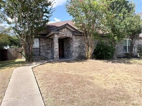 Building Photo - 1801 Quail Run Dr