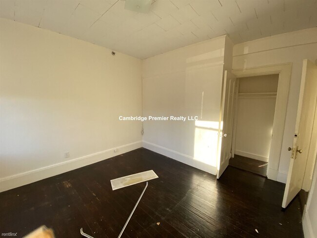 Building Photo - 2 br, 1 bath Apartment - 425 Broadway