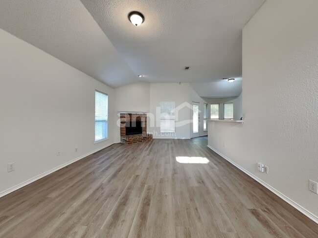 Building Photo - 3707 Sycamore Ln