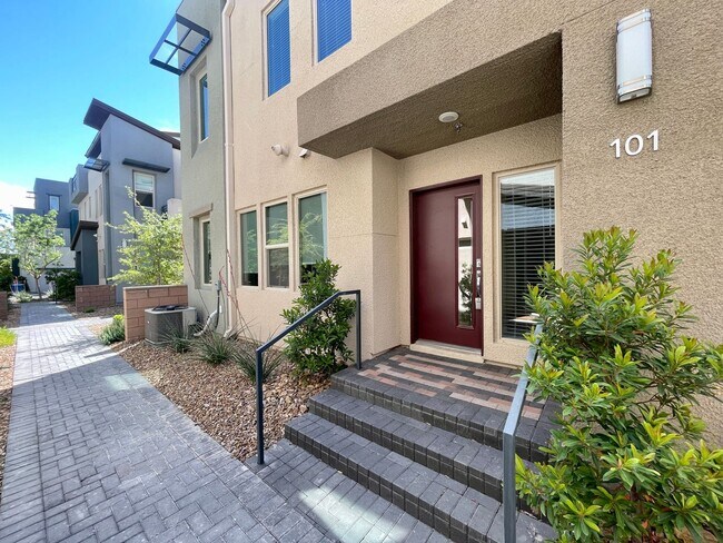 Foto del edificio - This spectacular 3-bedroom with amazing ci...