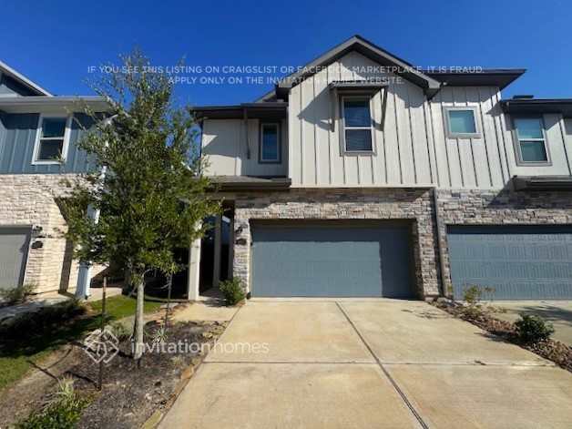 Foto principal - 4027 Champlain Wy