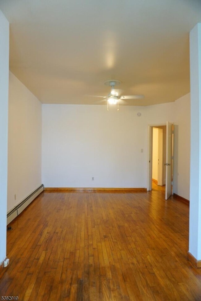 Foto del edificio - 247 Mt Prospect Ave