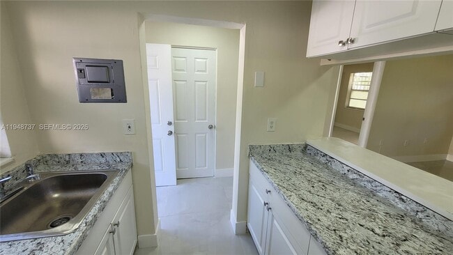 Building Photo - 13240 Port Said Rd