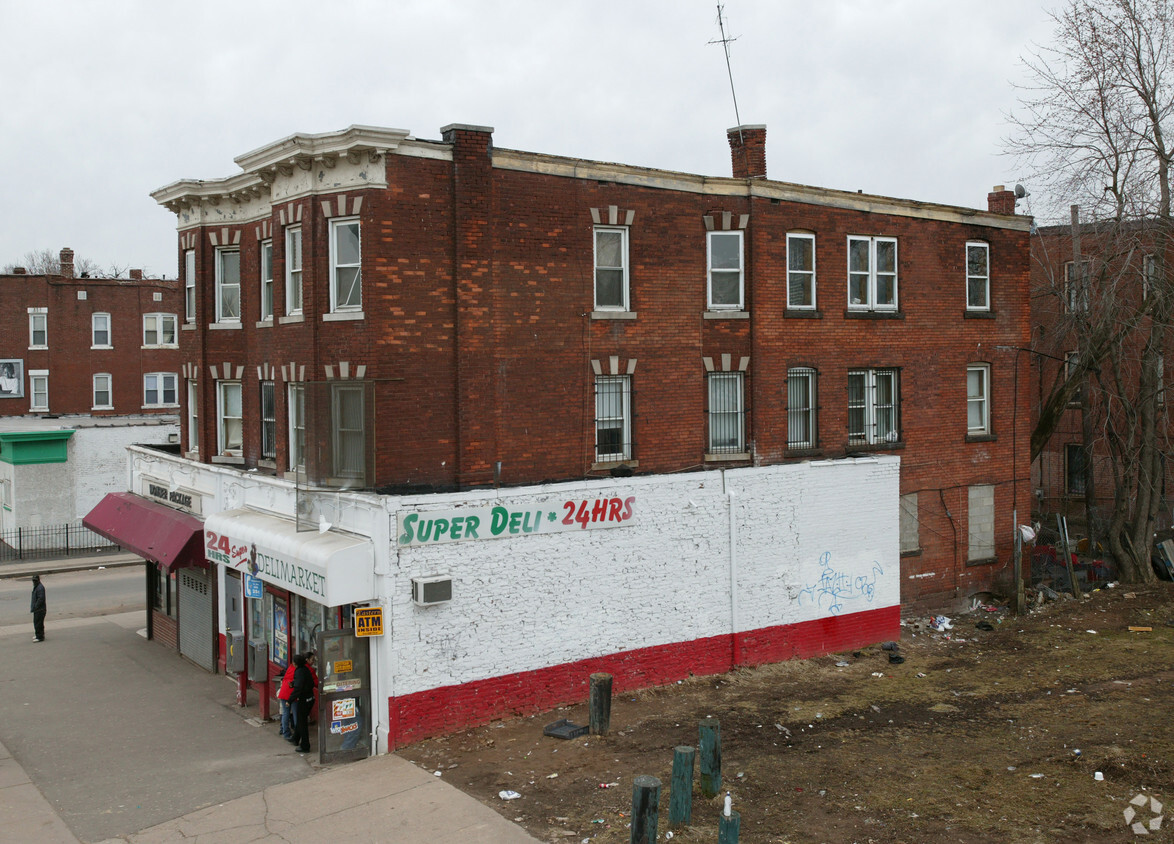 Foto del edificio - 481-485 Albany Ave