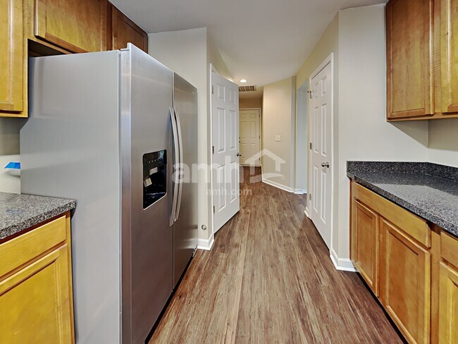 Building Photo - 5145 Chasteal Trail