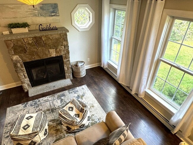 Foto del edificio - 415 Modoc Hl Rd