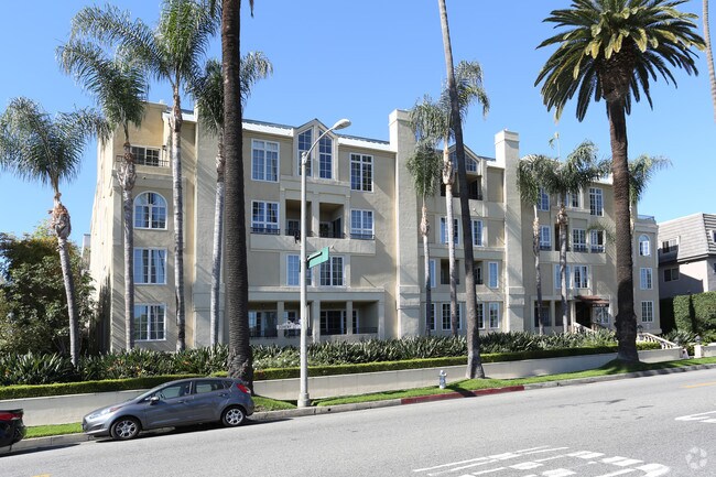 Foto del edificio - 433 N Doheny Dr