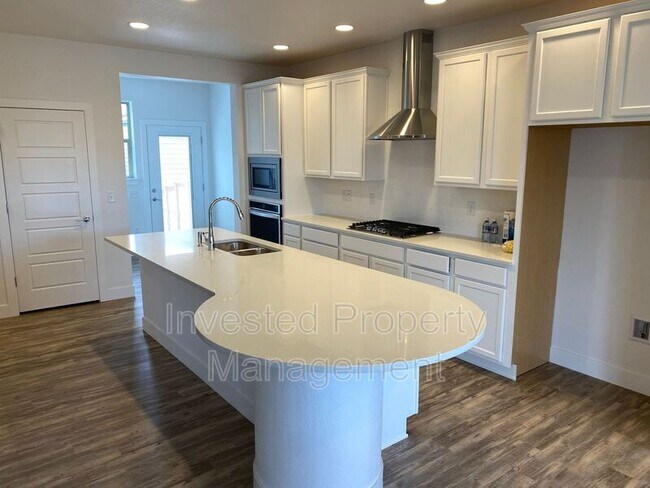 Building Photo - 5882 N Galena St