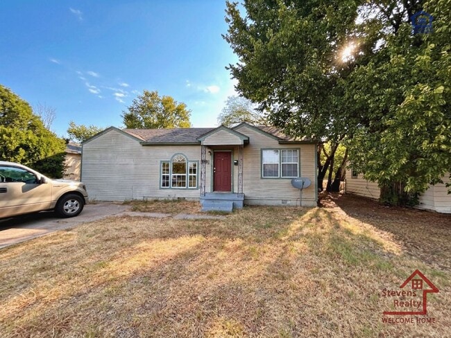 Building Photo - 1709 NW Smith Ave