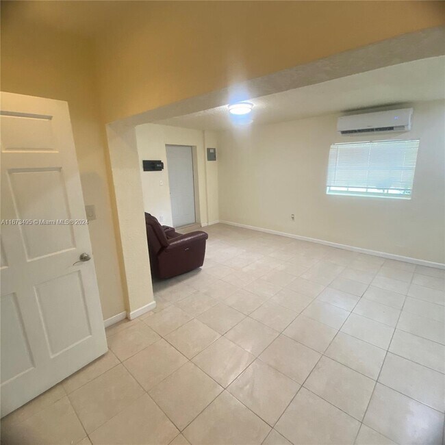 Building Photo - 1 bedroom in North Miami FL 33162