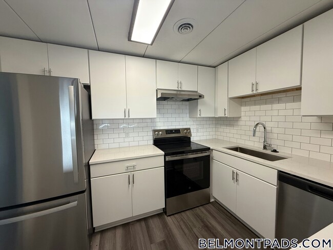 Building Photo - 53 Hill Rd