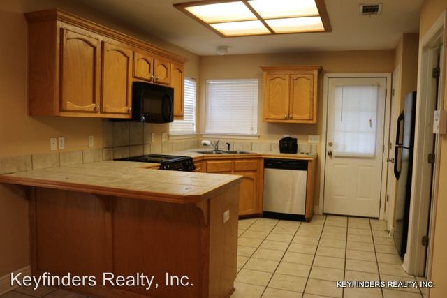 Building Photo - 1055 Elvin Dr