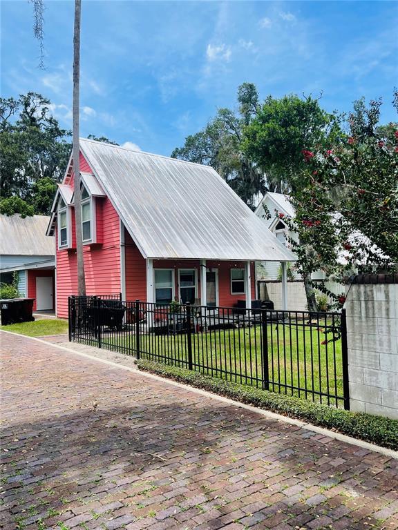 Building Photo - 754 N Westmoreland Dr