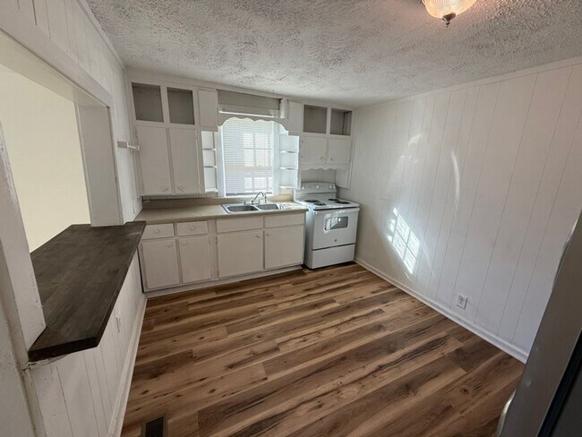 Foto del edificio - Charming 2-Bedroom Home for Rent – Spaciou...