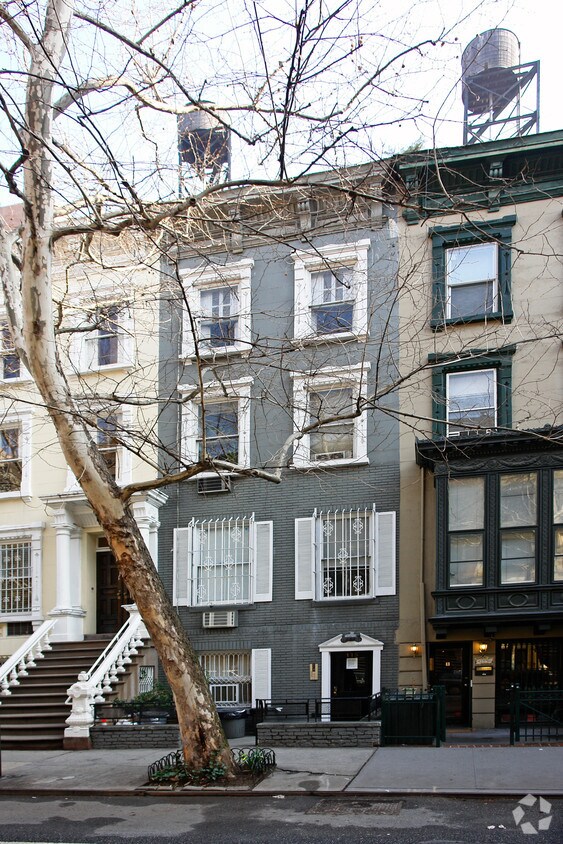 Building Photo - 115 W 78th St