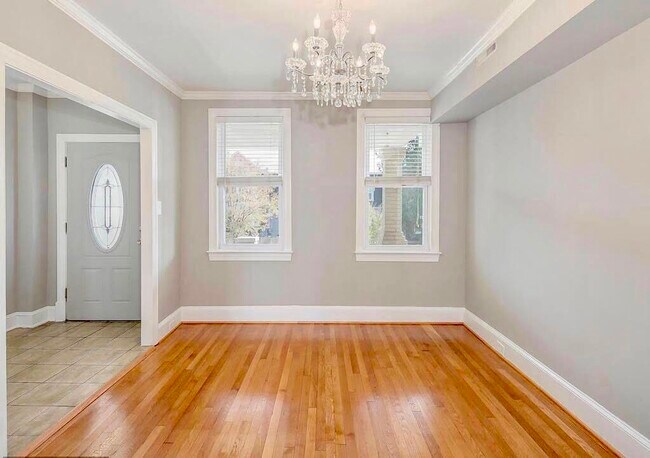 Foto del edificio - 1402 Trinidad Ave NE