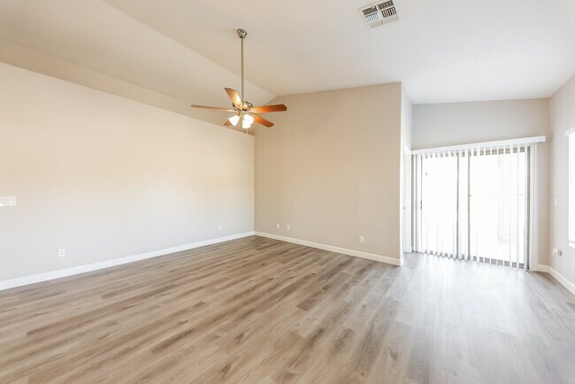Foto del edificio - 3471 W Webster Ct