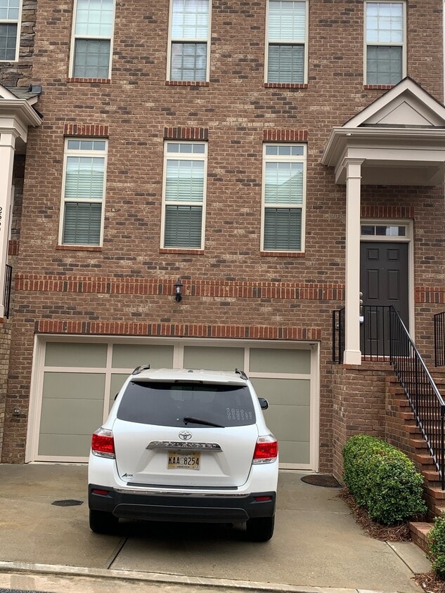 Primary Photo - 2562 Sibley Dr