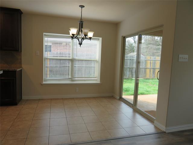 Foto del edificio - 1321 Crestview Dr