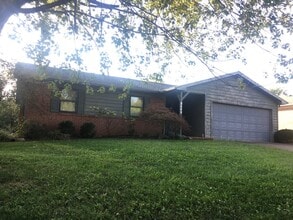 Building Photo - 5721 Gardenia Dr