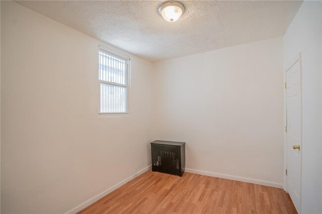 Building Photo - 490 Midwood St