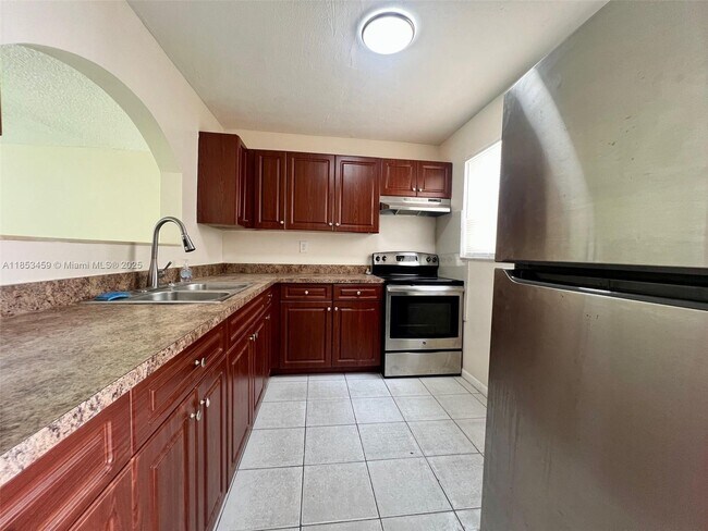 Foto del edificio - 9660 NW 35th St