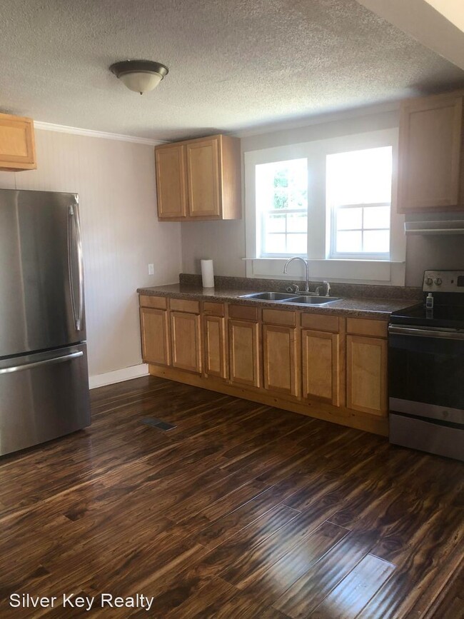 Building Photo - 3 br, 1.5 bath House - 907 Morris Street