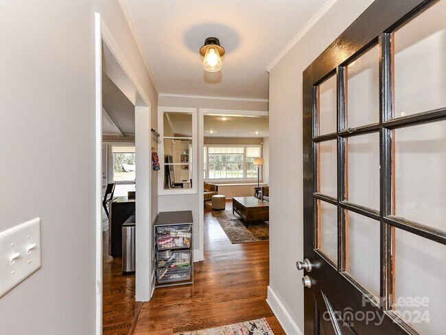 Foto del edificio - 1615 Emerywood Dr