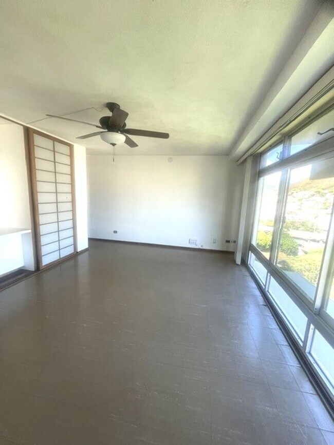 Foto del edificio - Queen Emma Gardens- King Tower Apt. # 1547