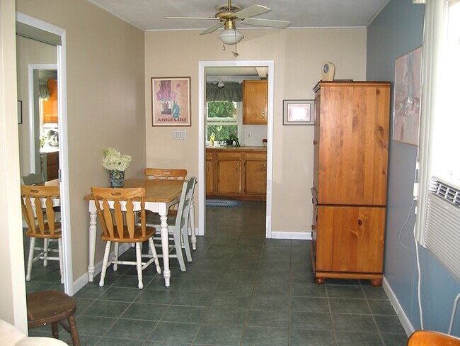 Building Photo - 10 Mollusk Dr
