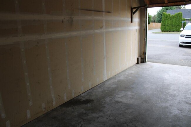 Building Photo - Davidson