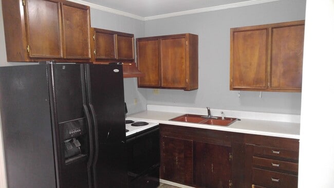 KITCHEN - 655 E 4th St