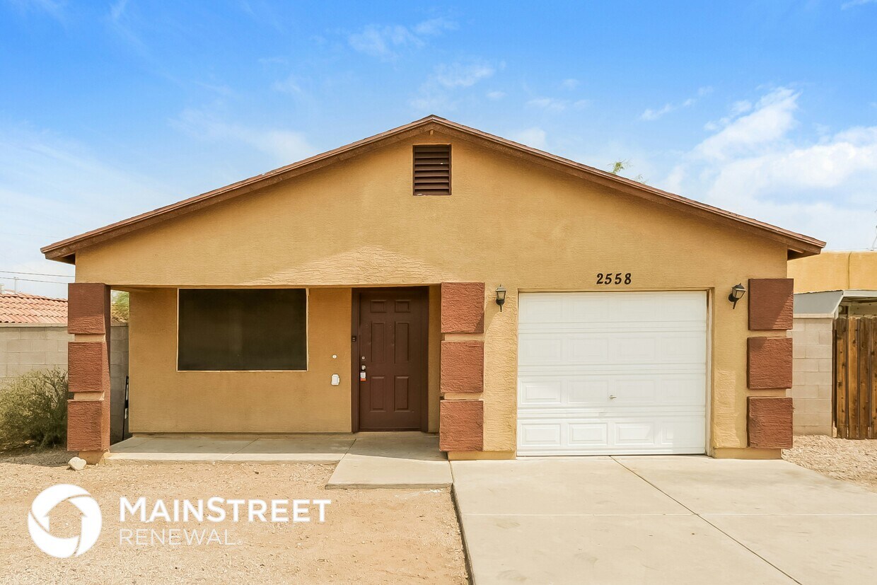 Foto principal - 2558 E Broadway Rd
