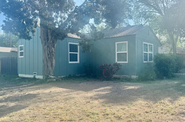 Building Photo - More Pictures of Updates Coming Soon!  Tec...