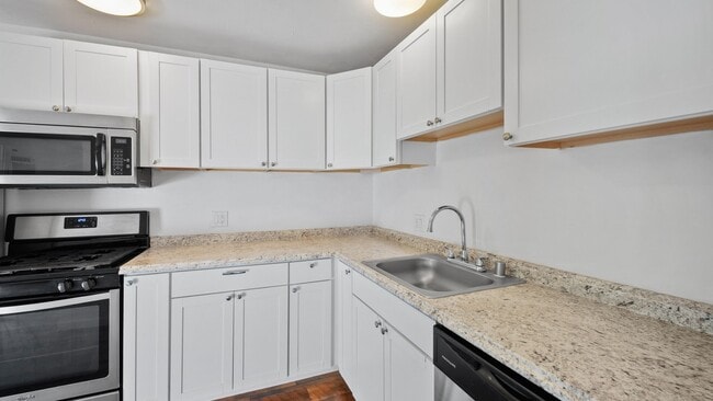 Building Photo - Rancho Cordova - 2 Bedroom
