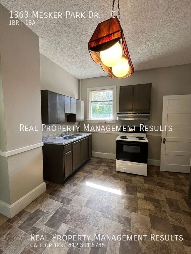 Building Photo - 1363 Mesker Park Dr