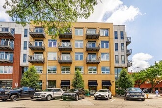 Building Photo - 309 E 5th St