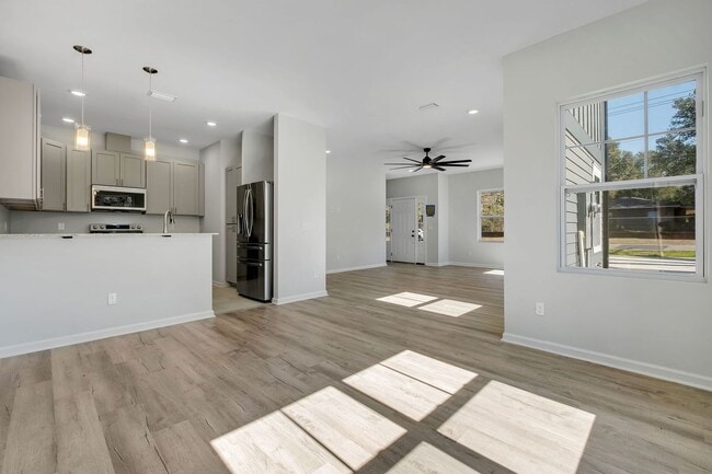 Photo - 2022 Trimble Rd Apartment