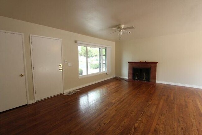 Foto del edificio - 302 W Longview Ave