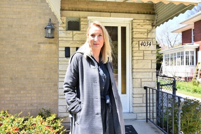 Foto del edificio - 4034 N Lowell Ave