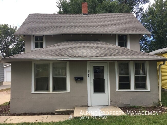 Building Photo - 2 Bed/1 Bath Home For Rent!!