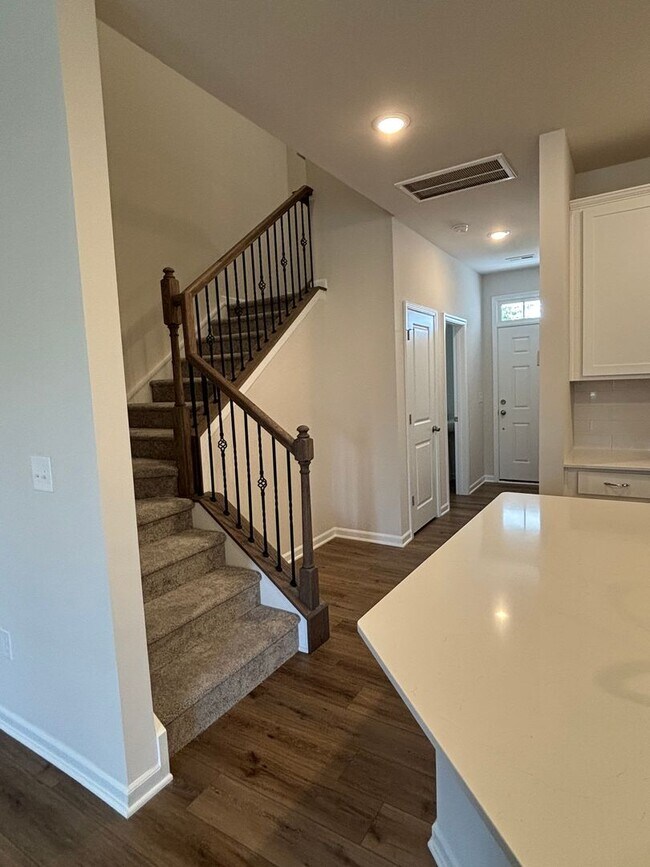 Foto del edificio - Brand new Townhome in Chestnut Springs